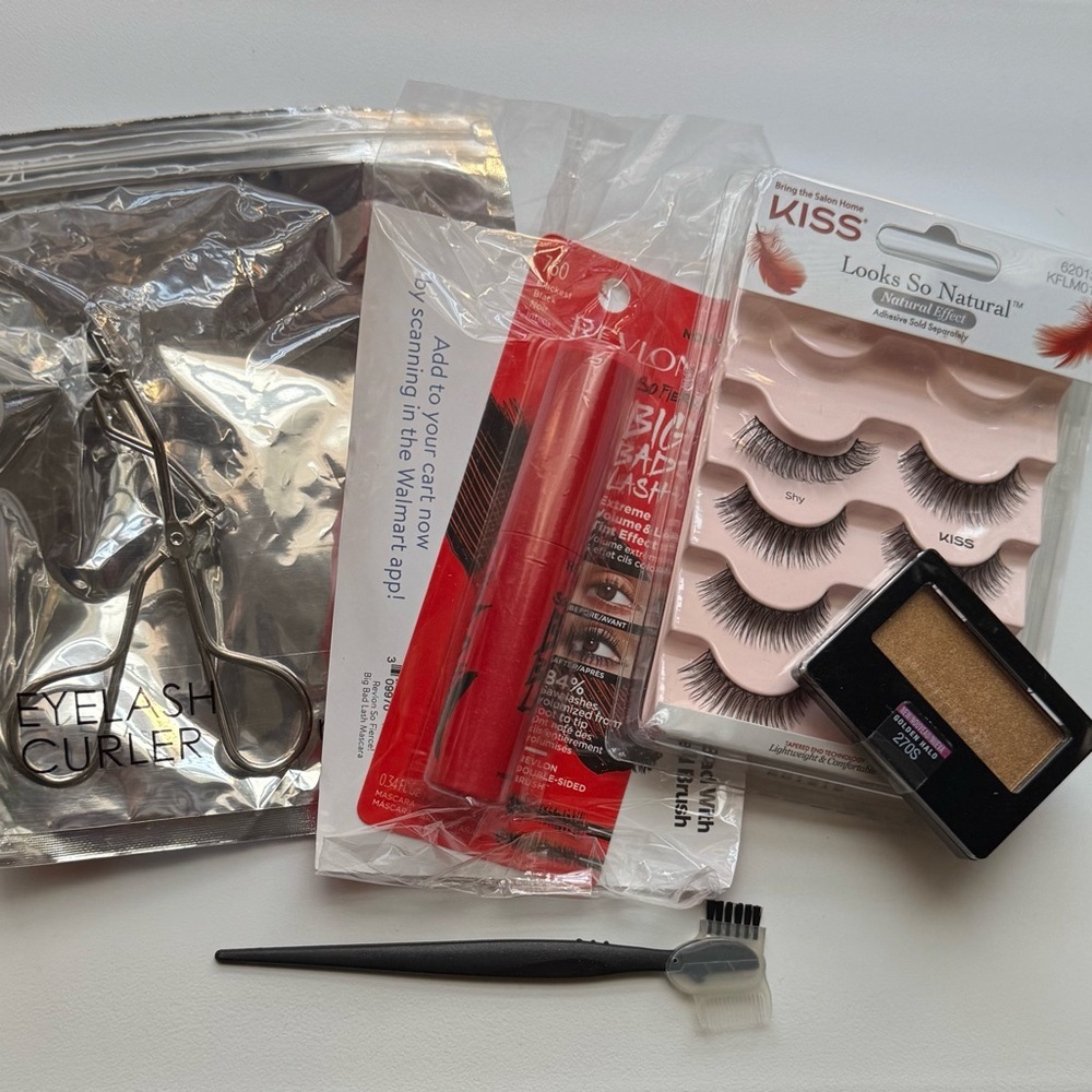 Eyes Bundle: (4) Pairs of Eyelashes Set, Curler, Mascara, Eyeshadow and Brush